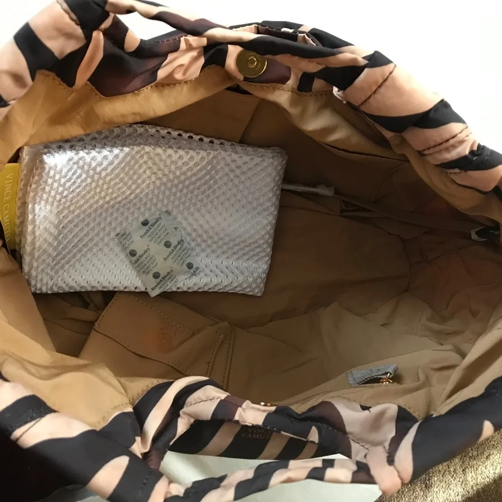 Vince Camuto Harlow zebra print puffer handbag brown/tan NWT - Picture 4 of 4